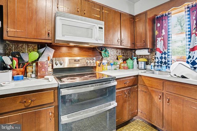 1205 MALLARD RD, Camp Hill, PA 17011