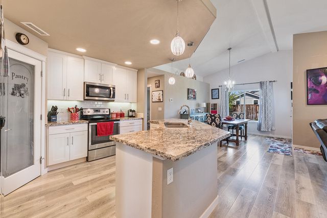 3949 Connor Drive, White City, OR 97503