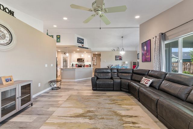 3949 Connor Drive, White City, OR 97503