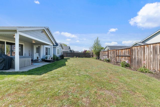 3949 Connor Drive, White City, OR 97503