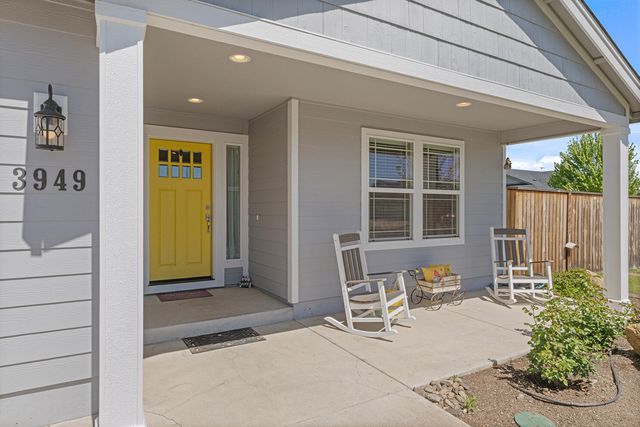 3949 Connor Drive, White City, OR 97503