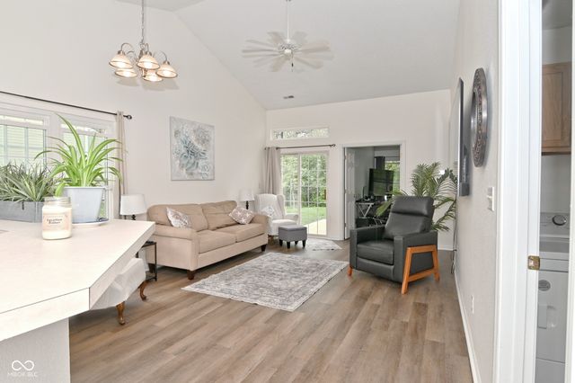 3858 Fetlock Drive, Indianapolis, IN 46227