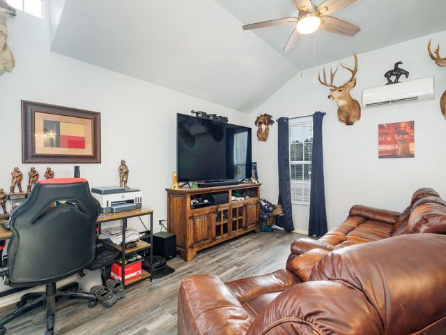 3105 HWY 2861, Comanche, TX 76442
