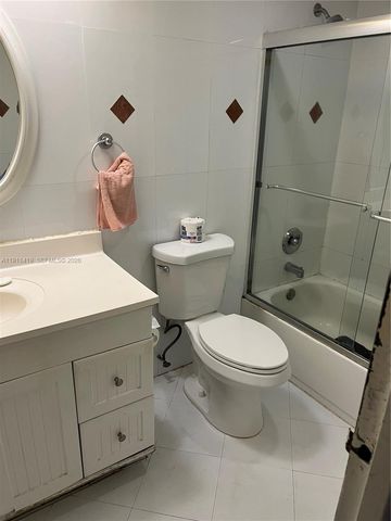 1825 W 44th Pl 309, Hialeah, FL 33012