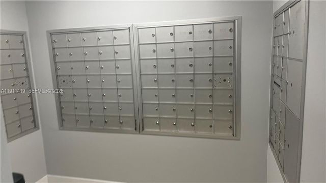 1825 W 44th Pl 309, Hialeah, FL 33012