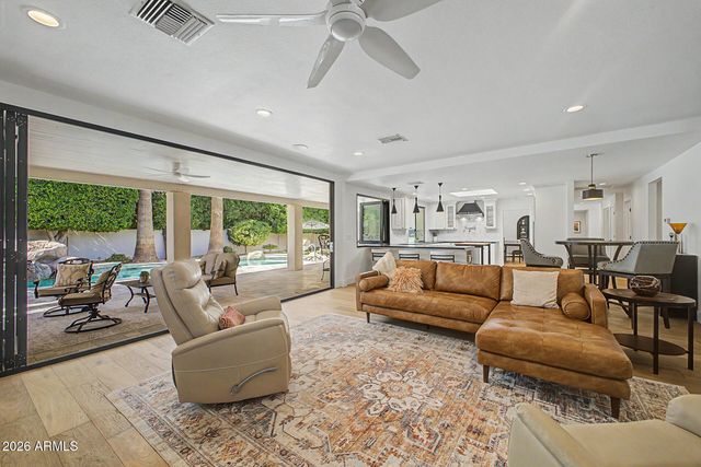 7470 E SAN MIGUEL Avenue, Scottsdale, AZ 85250
