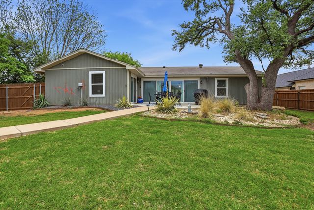 217 Granada Calle Street, Granbury, TX 76049