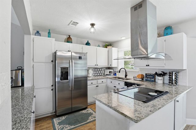 217 Granada Calle Street, Granbury, TX 76049