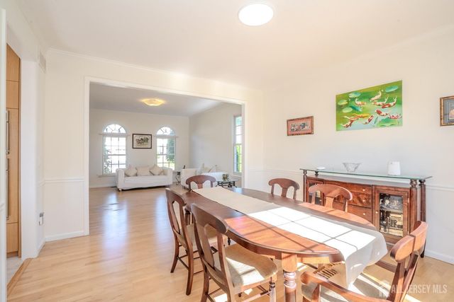 50 Kelly Way, South Brunswick, NJ 08852