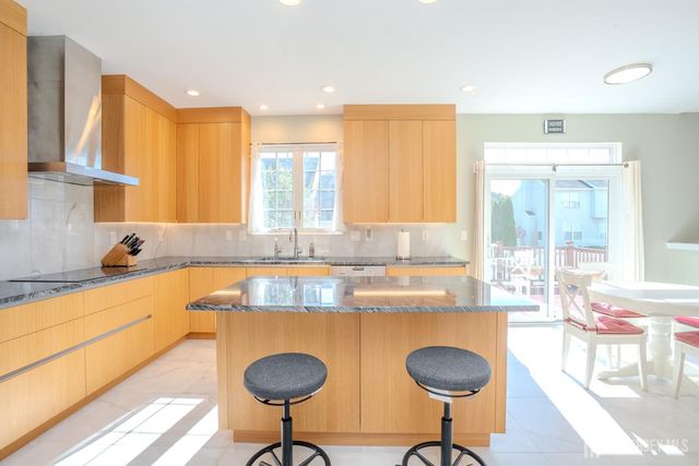50 Kelly Way, South Brunswick, NJ 08852