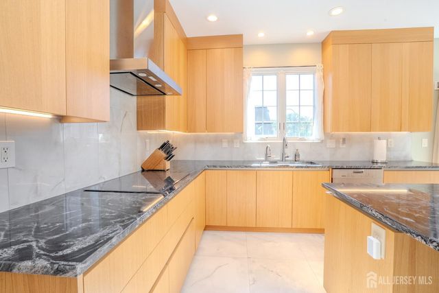 50 Kelly Way, South Brunswick, NJ 08852