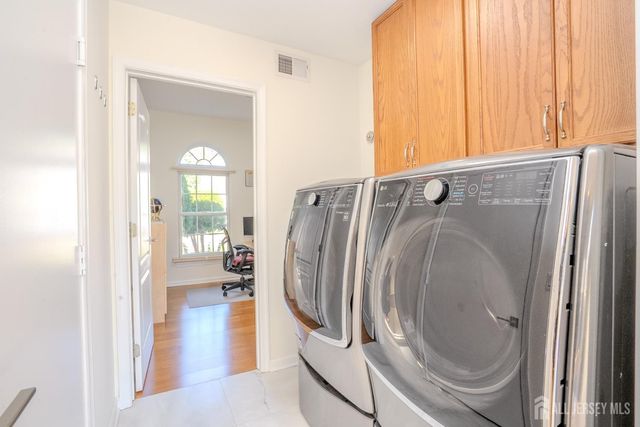 50 Kelly Way, South Brunswick, NJ 08852