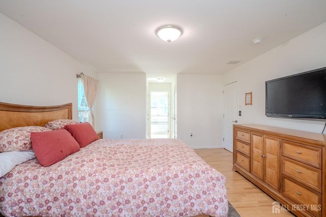 50 Kelly Way, South Brunswick, NJ 08852