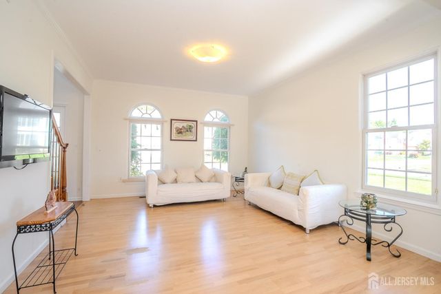 50 Kelly Way, South Brunswick, NJ 08852