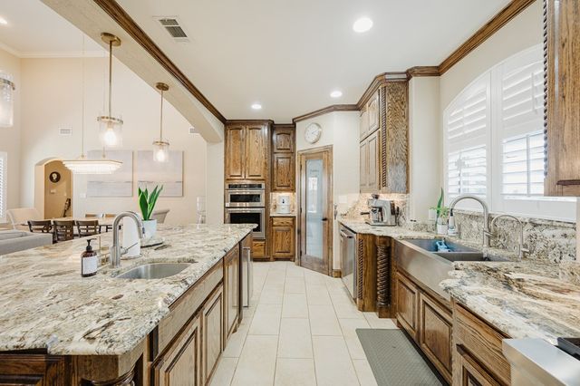 616 S Sam Houston Ave, Odessa, TX 79761