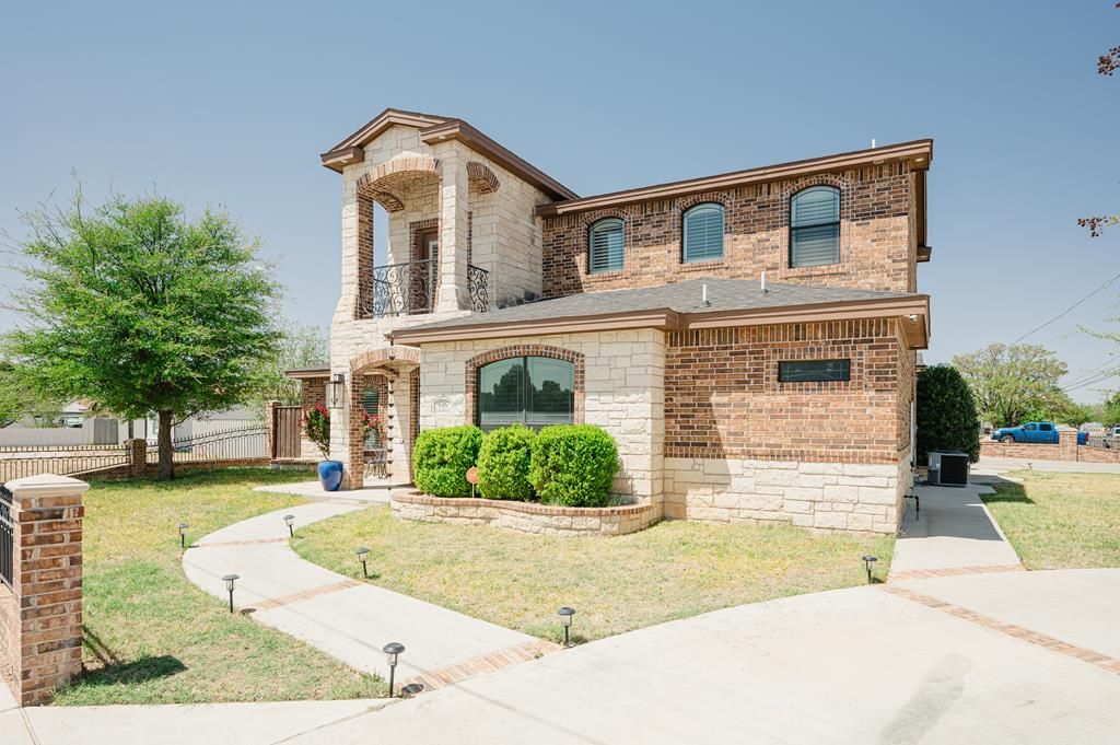 616 S Sam Houston Ave, Odessa, TX 79761