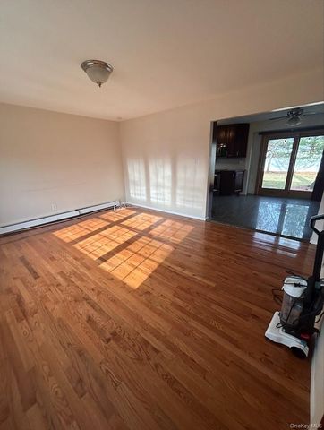 7 Grange Street, Huntington, NY 11743