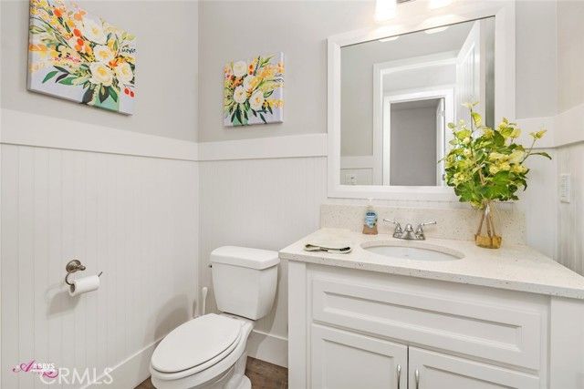 4104 Woodcastle Way, Bakersfield, CA 93314