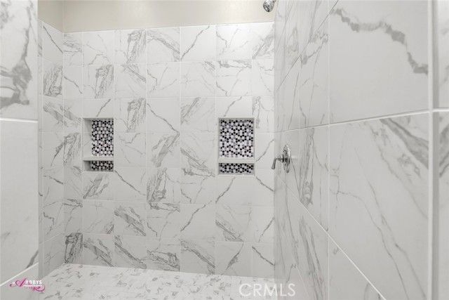 4104 Woodcastle Way, Bakersfield, CA 93314