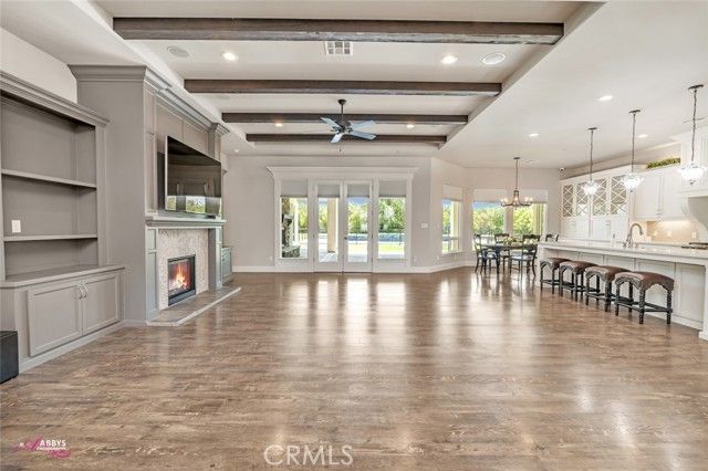 4104 Woodcastle Way, Bakersfield, CA 93314