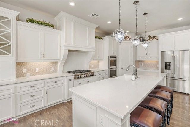 4104 Woodcastle Way, Bakersfield, CA 93314