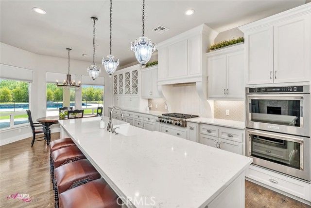 4104 Woodcastle Way, Bakersfield, CA 93314