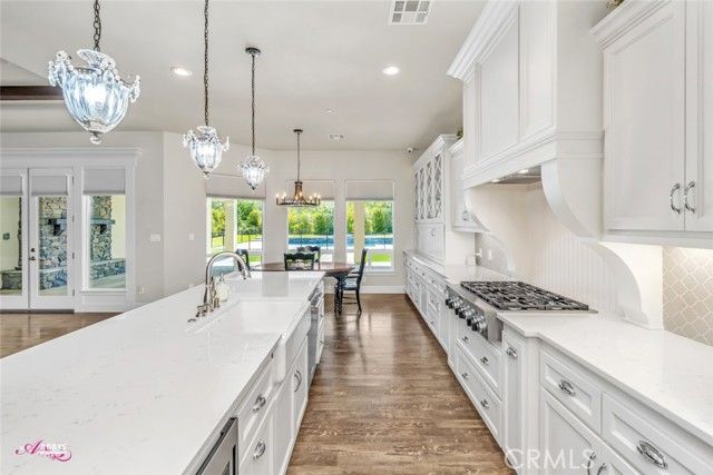 4104 Woodcastle Way, Bakersfield, CA 93314