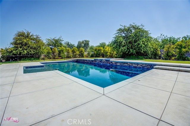 4104 Woodcastle Way, Bakersfield, CA 93314