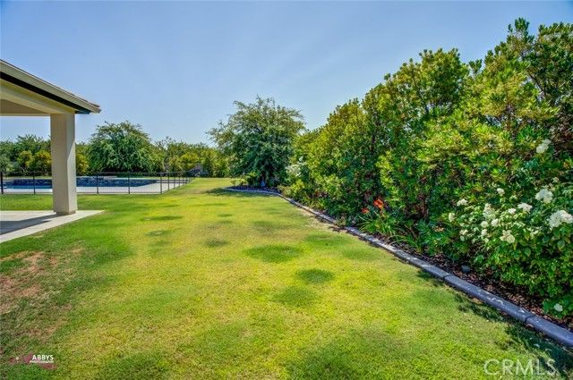 4104 Woodcastle Way, Bakersfield, CA 93314