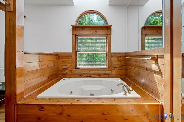 1119 Elmwood Dr, Colonial Heights, VA 23834
