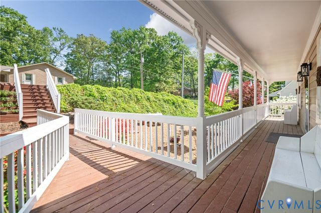 1119 Elmwood Dr, Colonial Heights, VA 23834