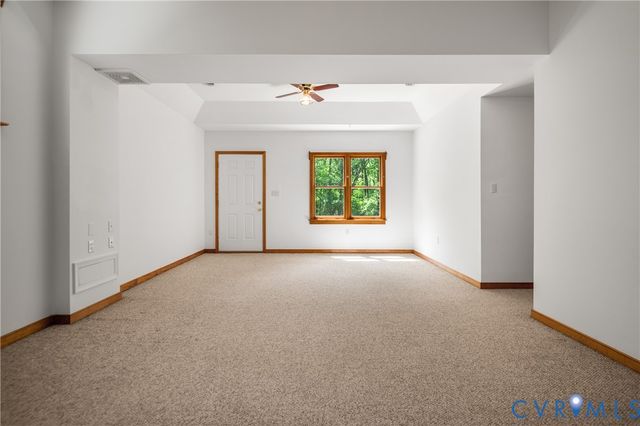 1119 Elmwood Dr, Colonial Heights, VA 23834