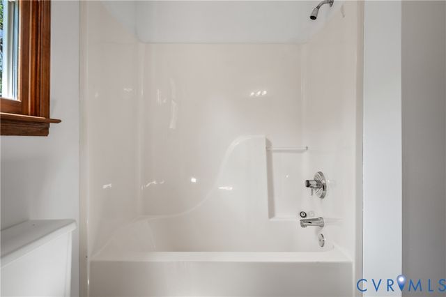 1119 Elmwood Dr, Colonial Heights, VA 23834
