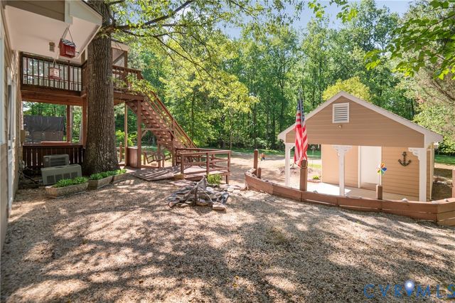 1119 Elmwood Dr, Colonial Heights, VA 23834