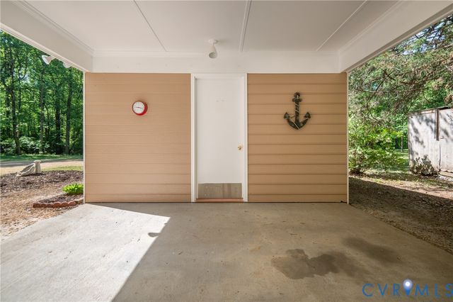1119 Elmwood Dr, Colonial Heights, VA 23834