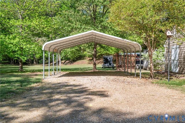 1119 Elmwood Dr, Colonial Heights, VA 23834