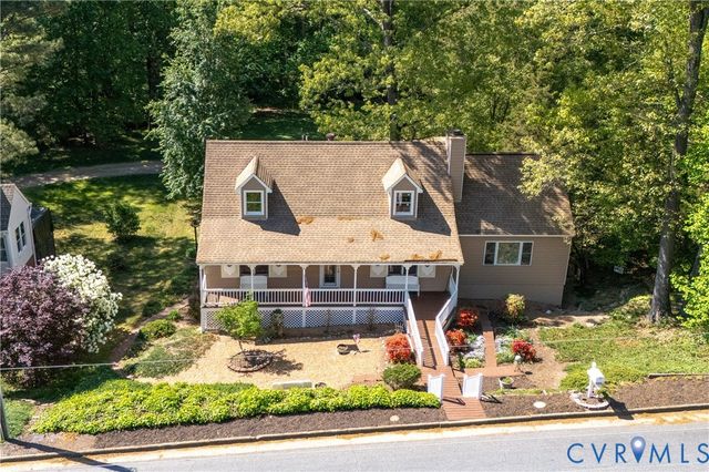 1119 Elmwood Dr, Colonial Heights, VA 23834