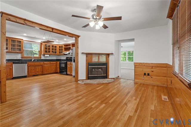 1119 Elmwood Dr, Colonial Heights, VA 23834