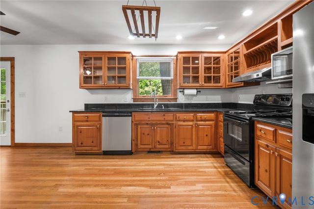 1119 Elmwood Dr, Colonial Heights, VA 23834