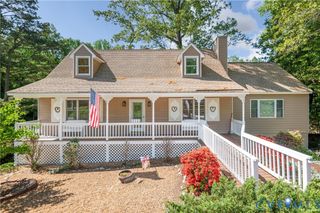 1119 Elmwood Dr, Colonial Heights, VA 23834