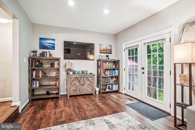11939 ARTERY DR, Fairfax, VA 22030