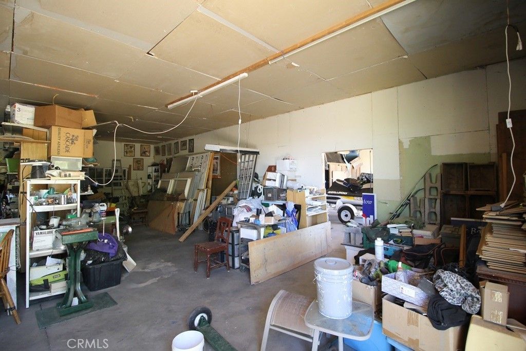 Image 11 of property listing at 33713 1st Street, Daggett, CA 92327
