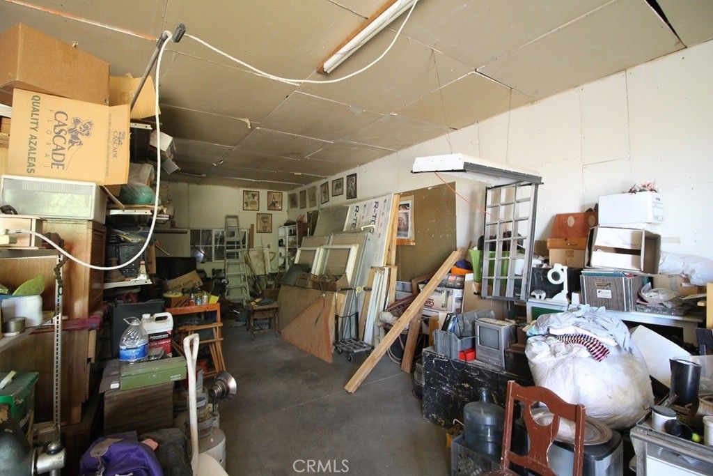 Image 13 of property listing at 33713 1st Street, Daggett, CA 92327