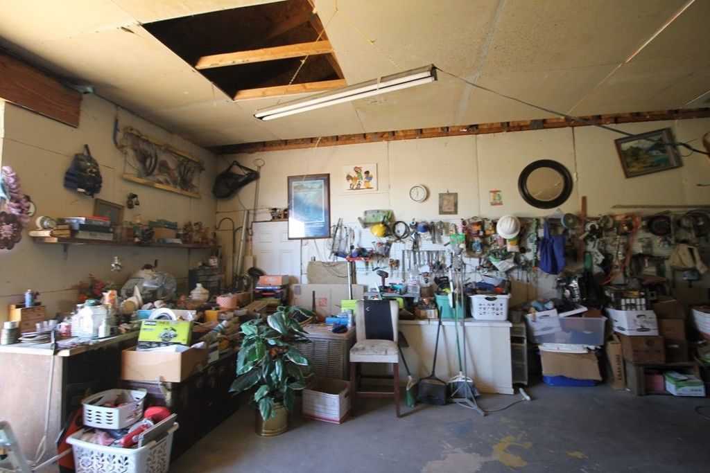 Image 14 of property listing at 33713 1st Street, Daggett, CA 92327