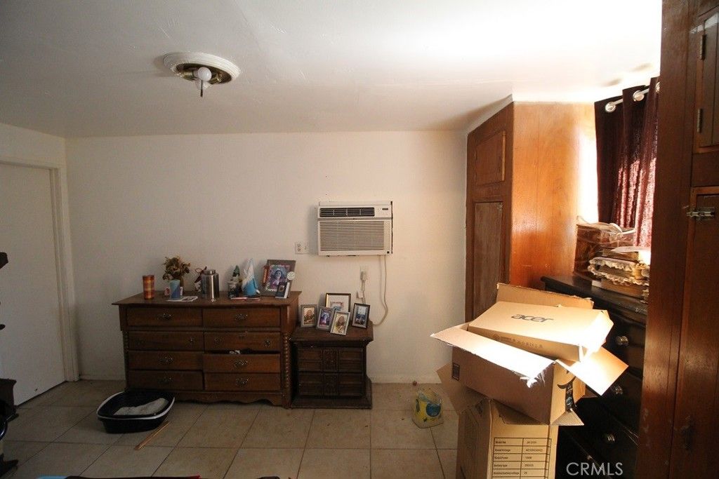 Image 26 of property listing at 33713 1st Street, Daggett, CA 92327