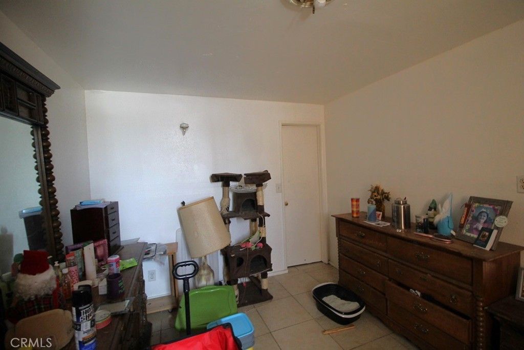 Image 27 of property listing at 33713 1st Street, Daggett, CA 92327