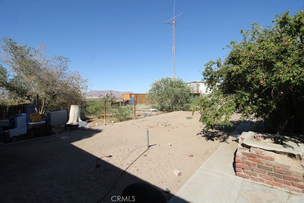 Image 35 of property listing at 33713 1st Street, Daggett, CA 92327