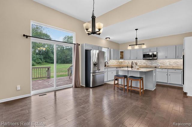 5127 Clyde Road, Howell, MI 48855