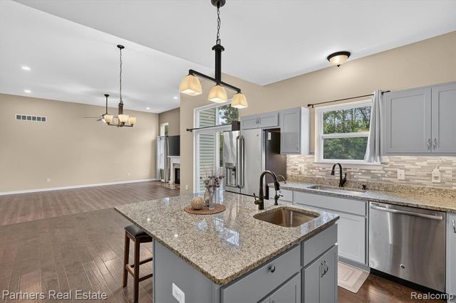 5127 Clyde Road, Howell, MI 48855
