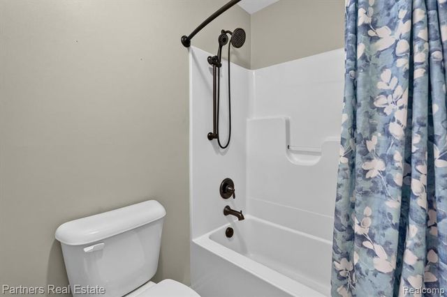 5127 Clyde Road, Howell, MI 48855